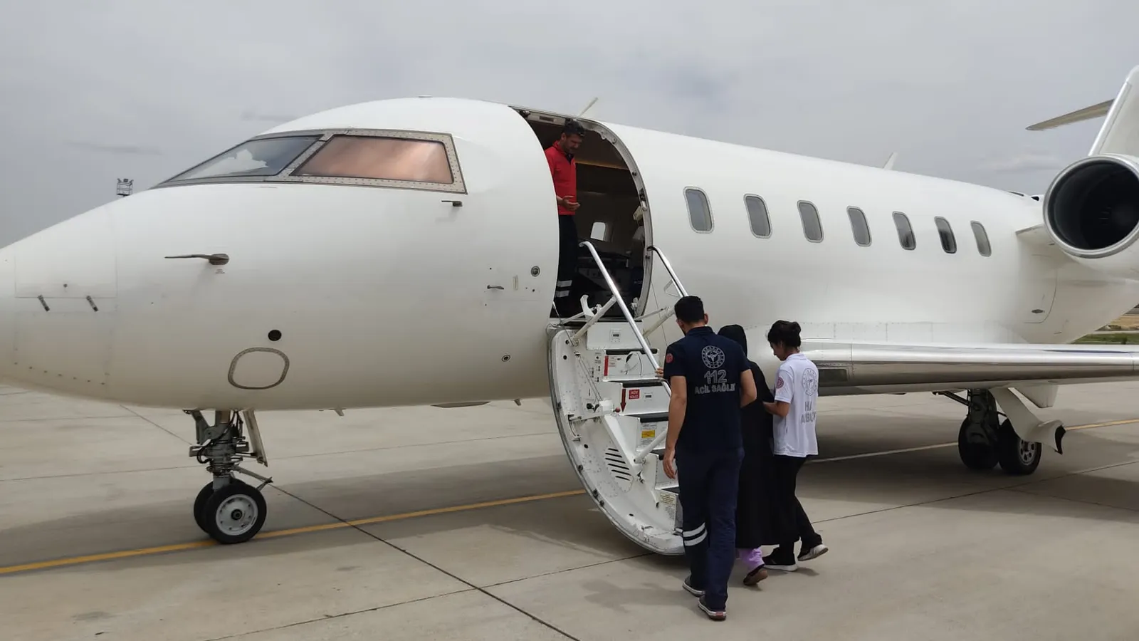 Ambulans Uçak 33 Yaşındaki Hasta İçin Havalandı