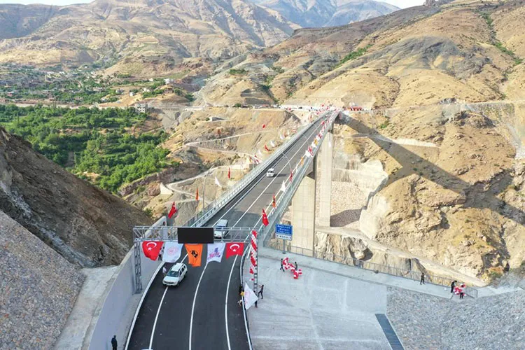 Beğendik Köprüsü'nden 3 Yılda 1 Milyon 750 Bin Araç Geçti