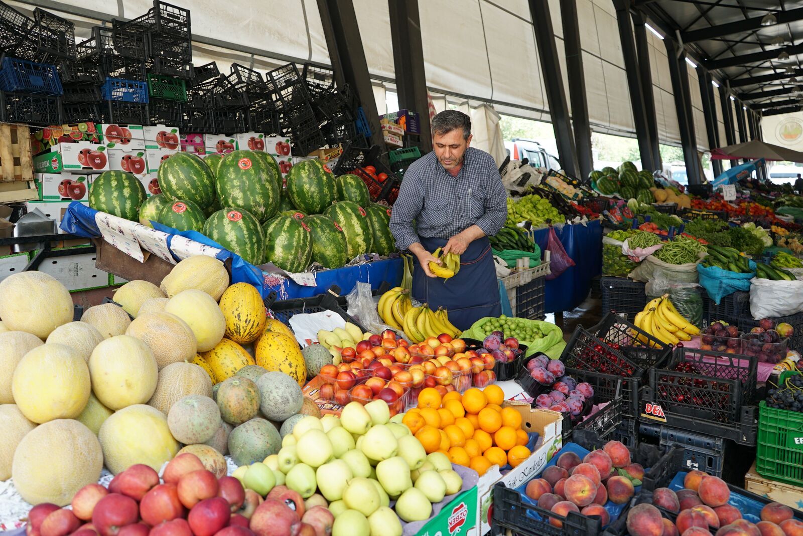 Pazarın Ateşi Düşmüyor