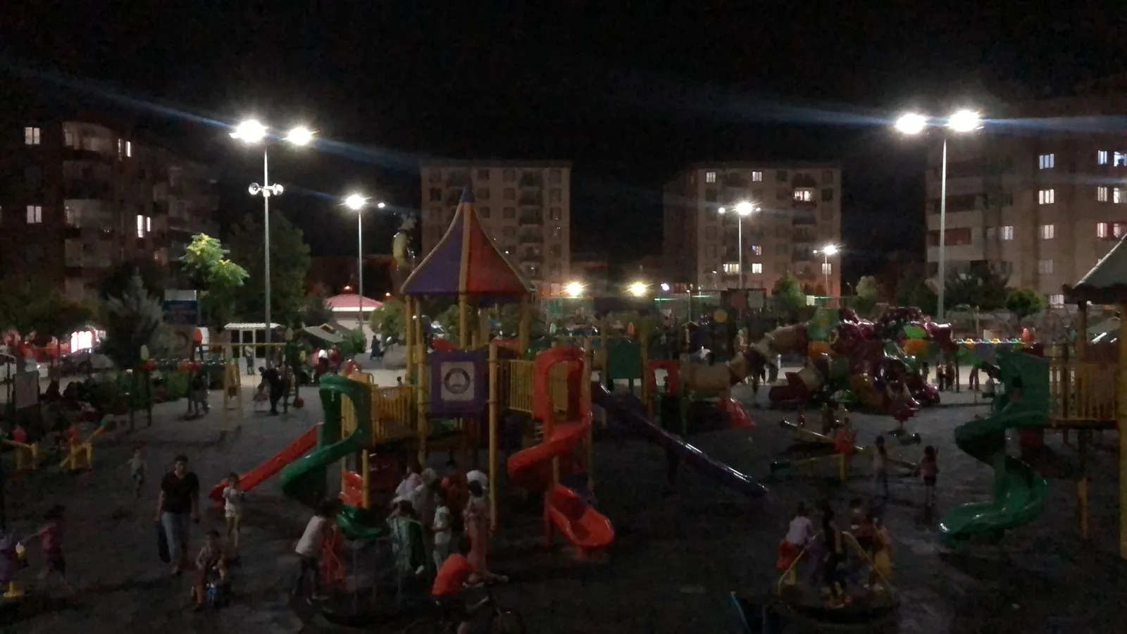 Siirt’te Hayat Gece Başlıyor