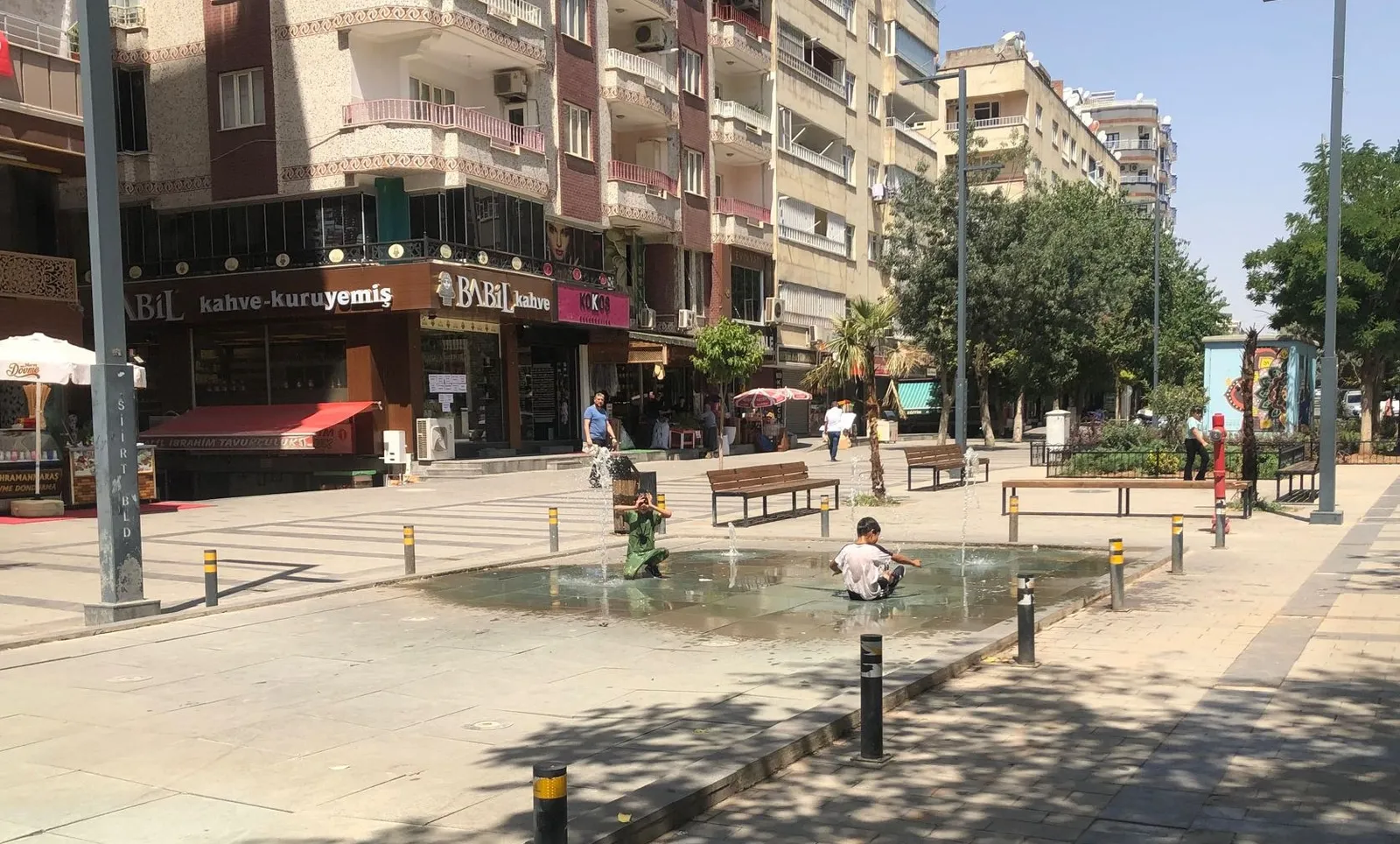 Sıcaktan Bunalan Çocuklar Çözümü Fıskiyelerde Buldu