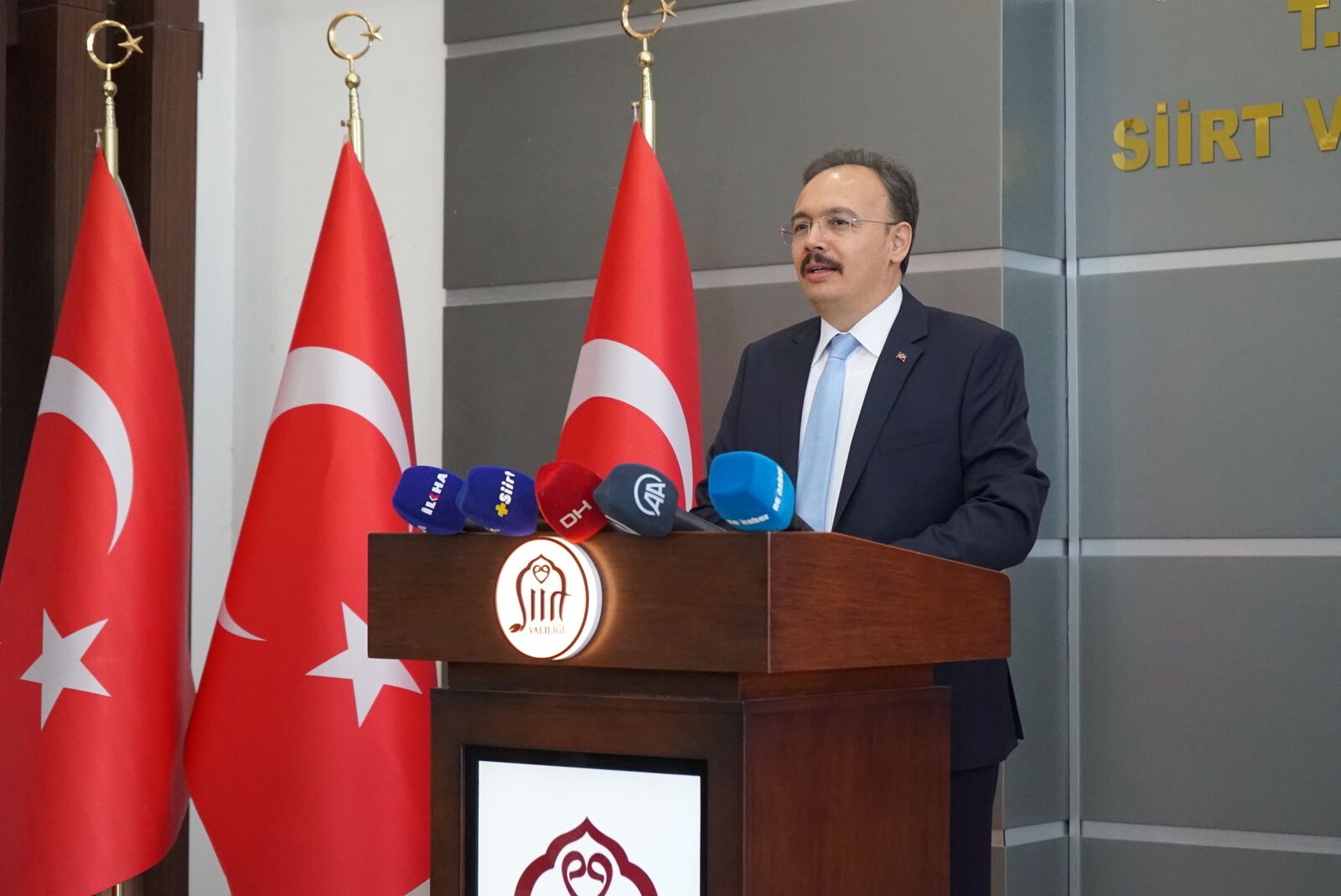 Yeni Vali Görevine Başladı: “Kapılarımız Hemşehrilerimize Açık Olacak”