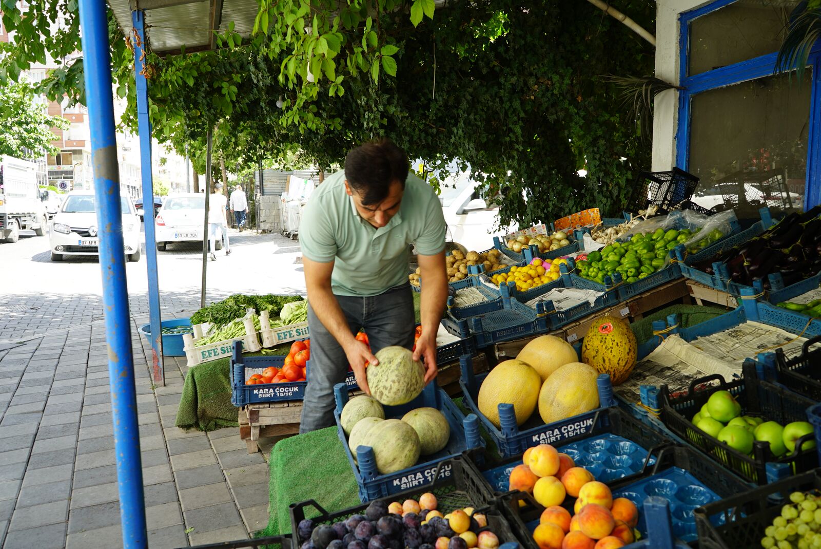 Kavun Tarlada Yandı Fiyatlar Yükseldi