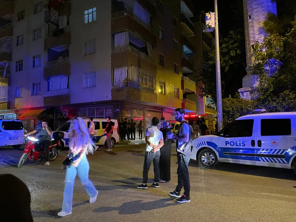 Çocuklarını Rehin Alan Adam Kendini Vurdu