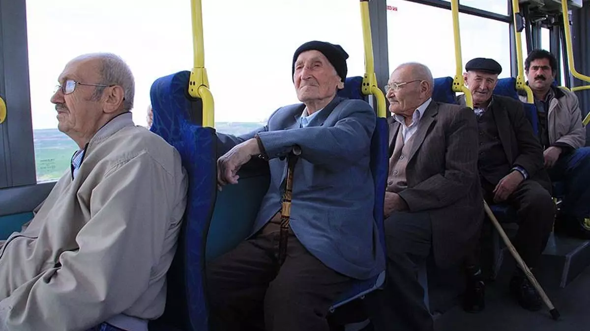 65 Yaş Üstüne Ücretsiz Ulaşım Sürecek