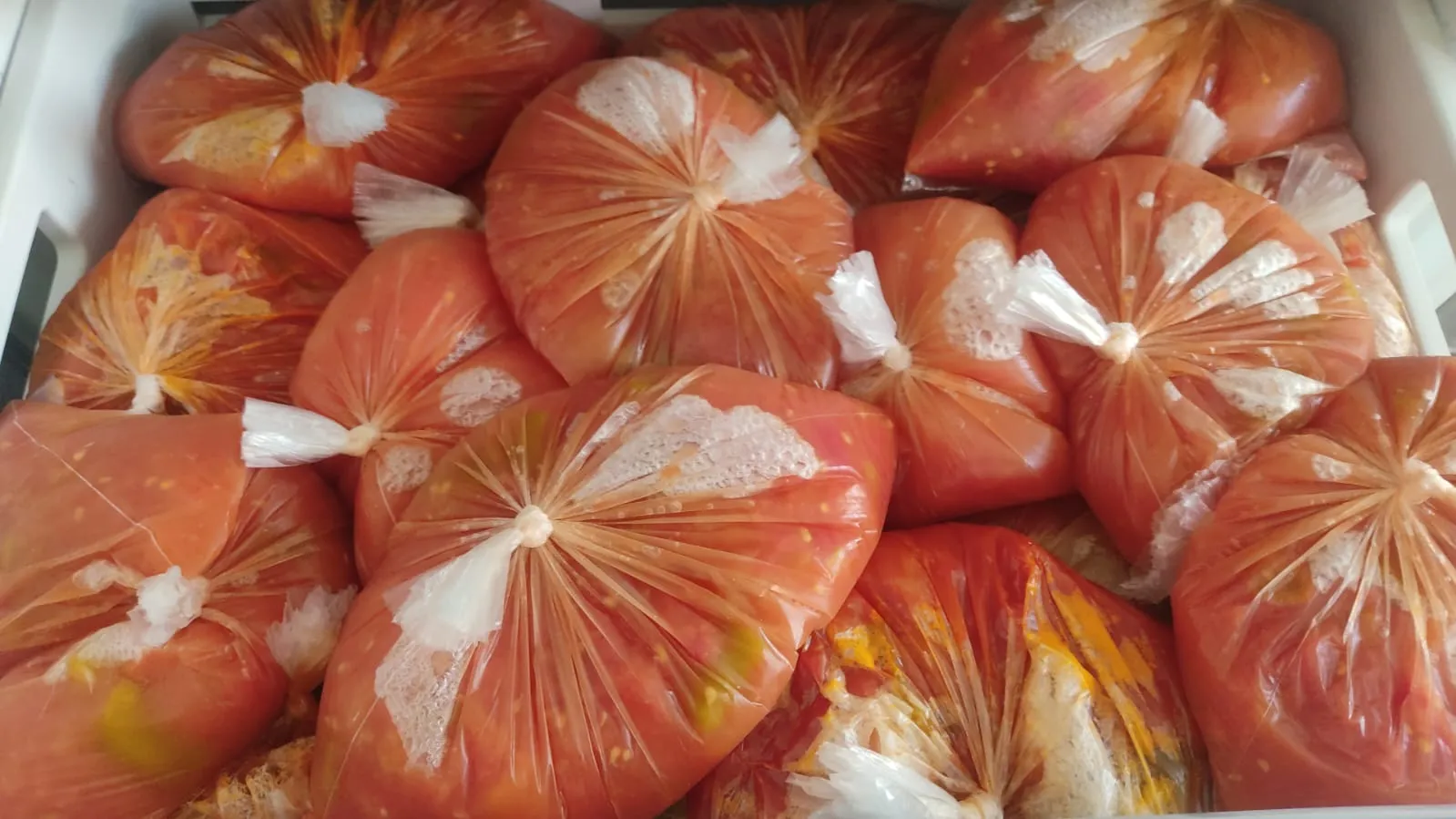 Şırnaklı Ev Kadınları Kışlık Yiyecek Hazırlıklarına Başladı
