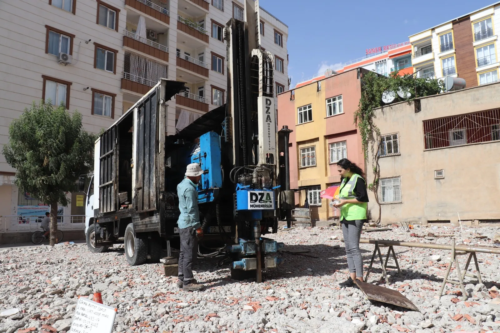Siirt’te İnşaatların Jeolojik-Jeoteknik Zemin Etütlerini Denetledi