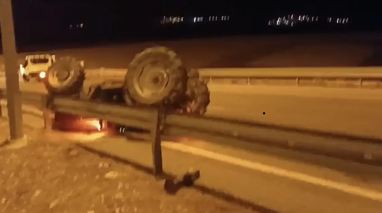 Traktör Takla Attı Sürücü Hafif Yaralandı