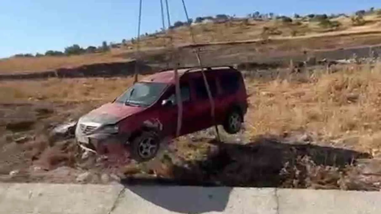 Siirt'te Otomobil Takla Attı: 2 Kişi Yaralandı