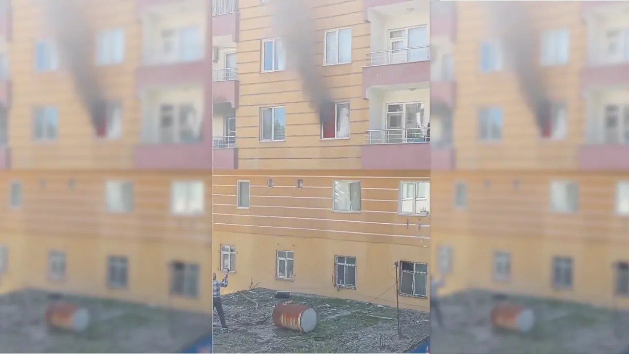 Baykan Bulunan Bir Evde Yangın Çıktı