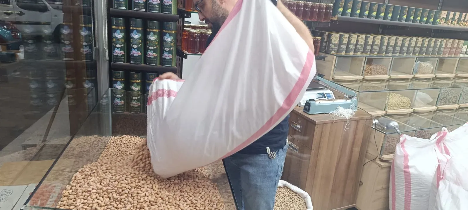 Siirt Fıstığı Tezgaha İndi, Fiyatı Cep Yaktı