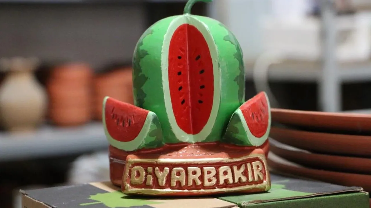 Diyarbakır'da Dağ Çamurundan Harikalar Yaratan Bir Usta