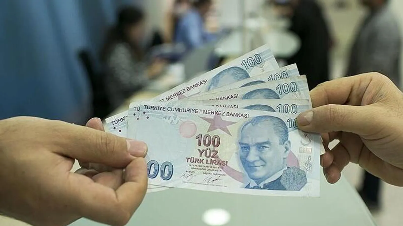 Çalışan Emeklilere de 5 Bin TL İkramiye