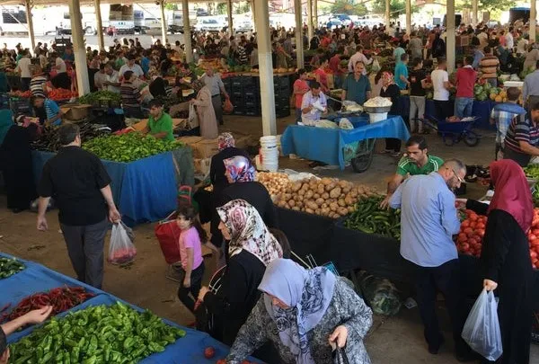 Sebze, Meyve Bol Vatandaş Az Alıyor