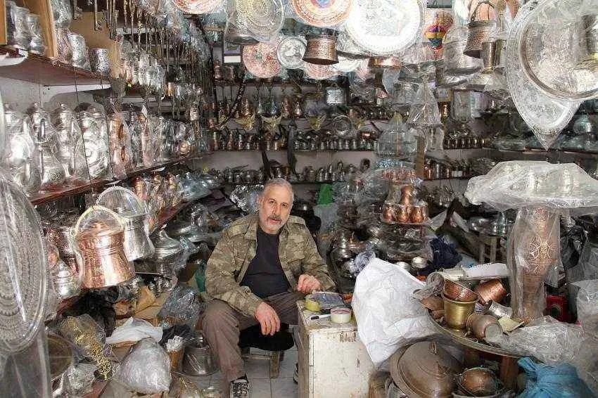 Mardinli Kardeşler Babalarından Öğrendikleri Bakırcılığı Sürdürüyorlar