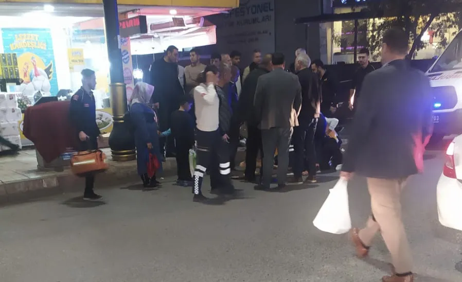 Karşıya Geçmeye Çalışan Yayaya Otomobil Çarptı