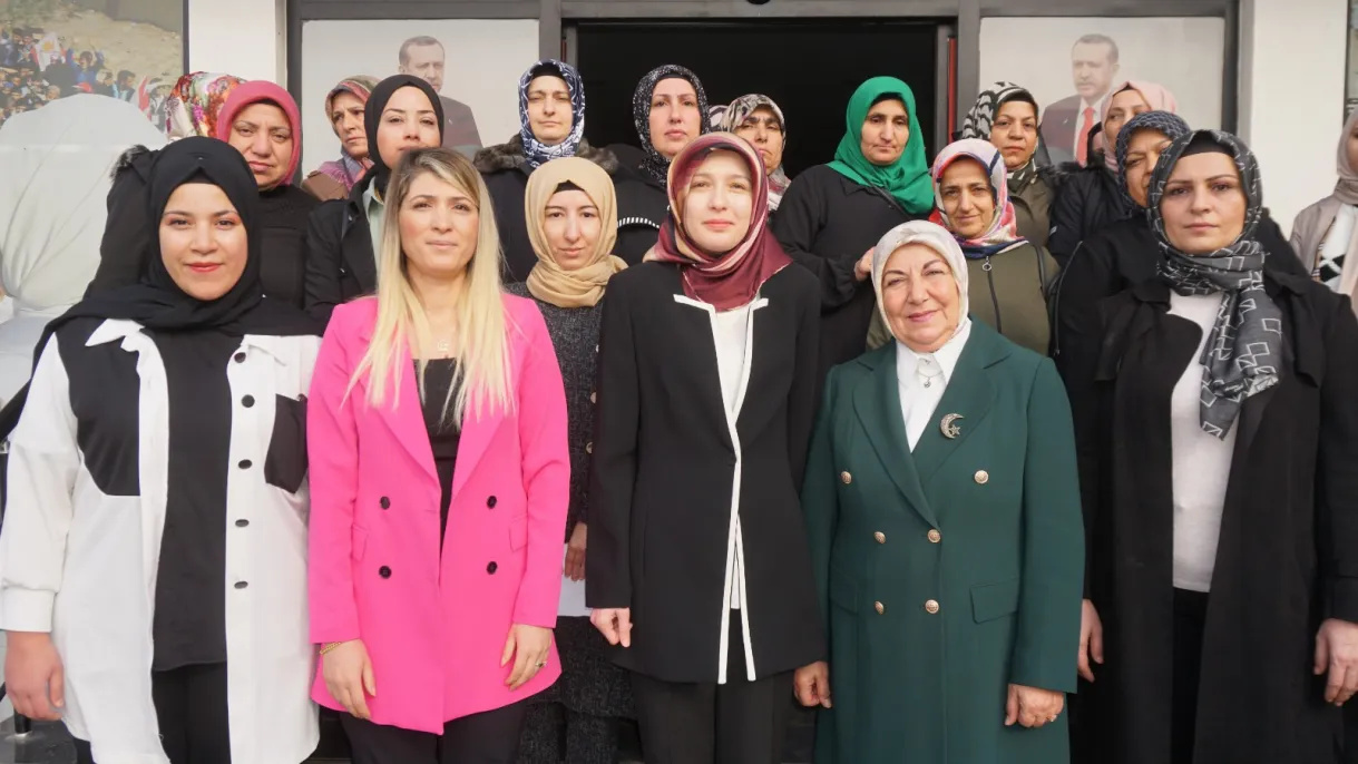 AK Parti Kadın Kolları Kadına Yönelik Şiddet ile İlgili Basın Açıklaması Düzenledi