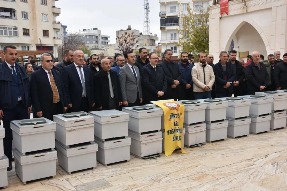 Siirt’te Arıcılara Bin 50 Adet Kovan Dağıtıldı