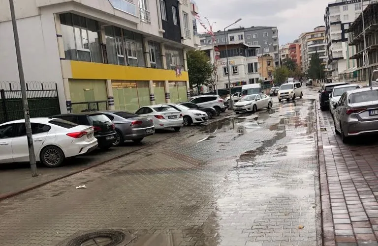 Kaldırım Otoparkı