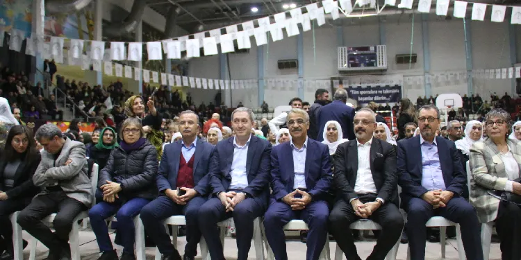 Bakırhan: “Kürtler Kardeşinse Siirt’in Kayyumuna Ne Diyeceğiz?”