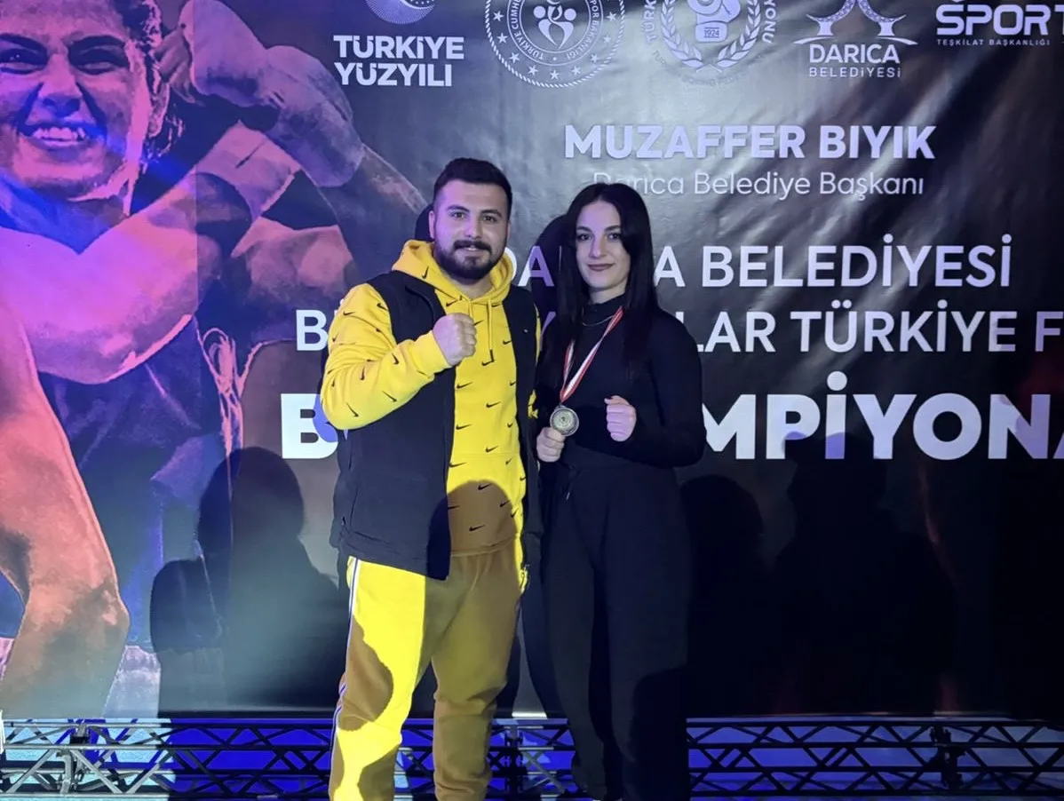 Siirtli Boksör Türkiye Üçüncüsü Oldu