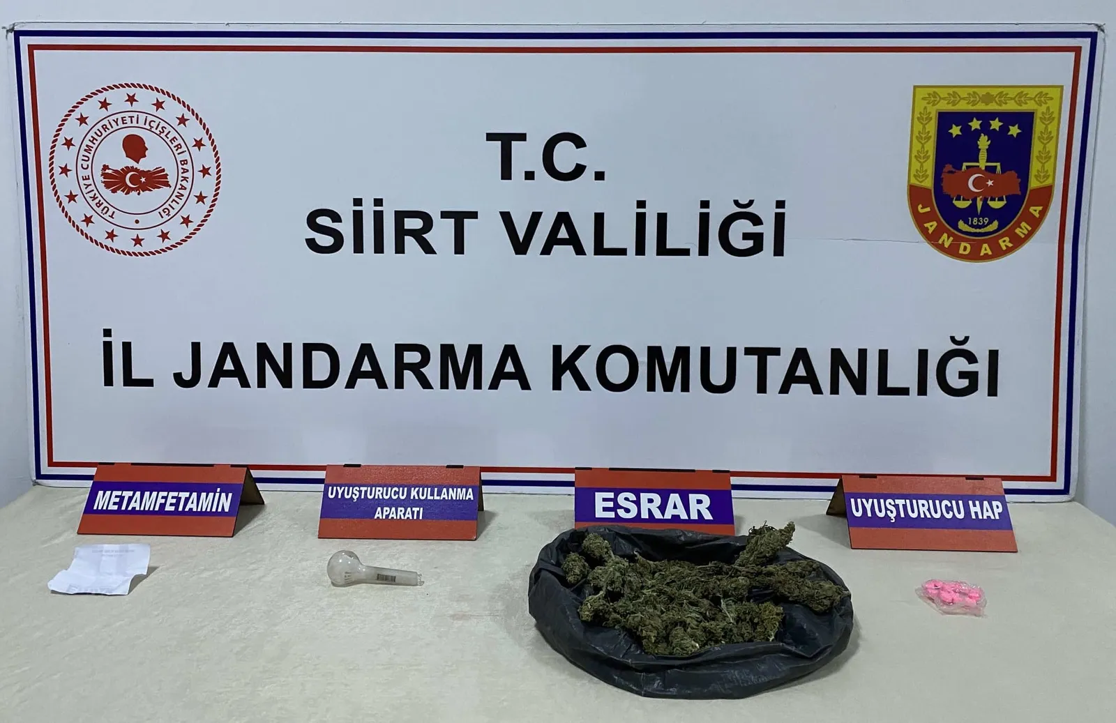 Farklı Araçlarda Uyuşturucu Madde Ele Geçirildi