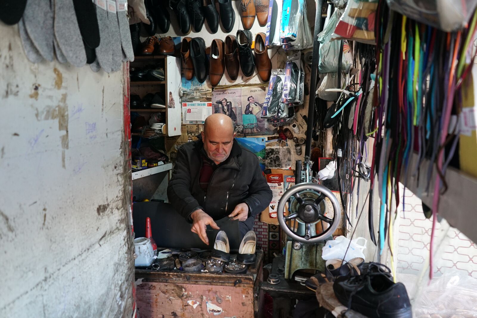Siirt’te Artık Ayakkabı da Boyanmıyor