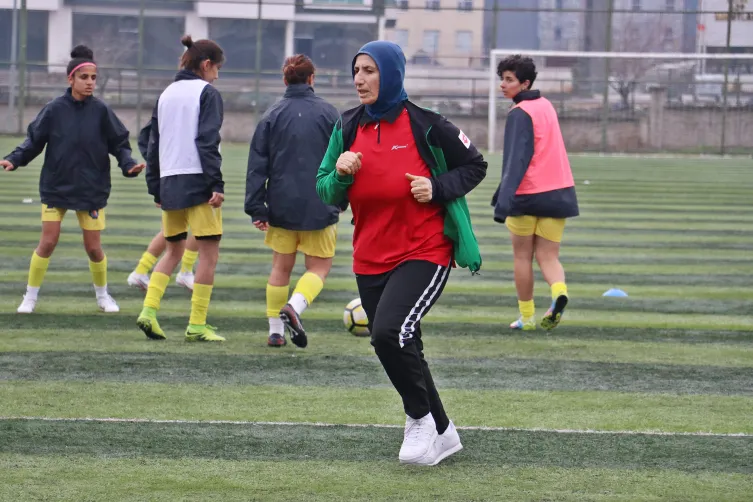 Kadın Direktör İlk Maçında Rekor Kırdı