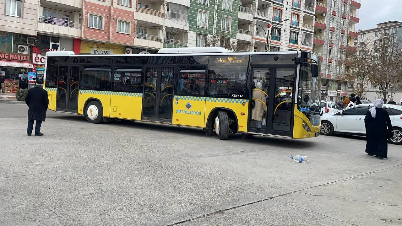 Şoför Otobüste Fenalaşan Kadını Hastaneye Yetiştirdi