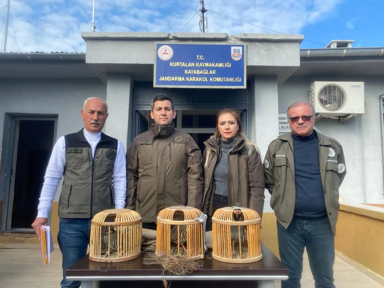 Siirt’te 3 Adet Kınalı Keklik Doğaya Salındı