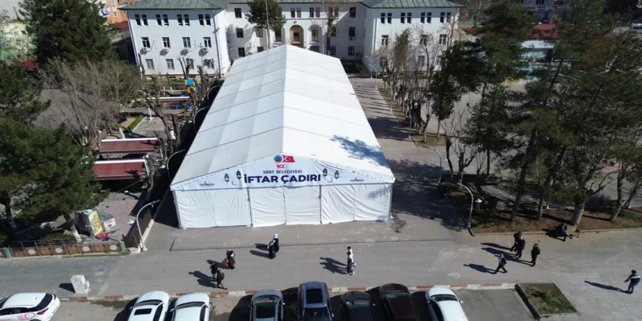 Siirt'te Bin Kişilik İftar Çadırı Açıldı