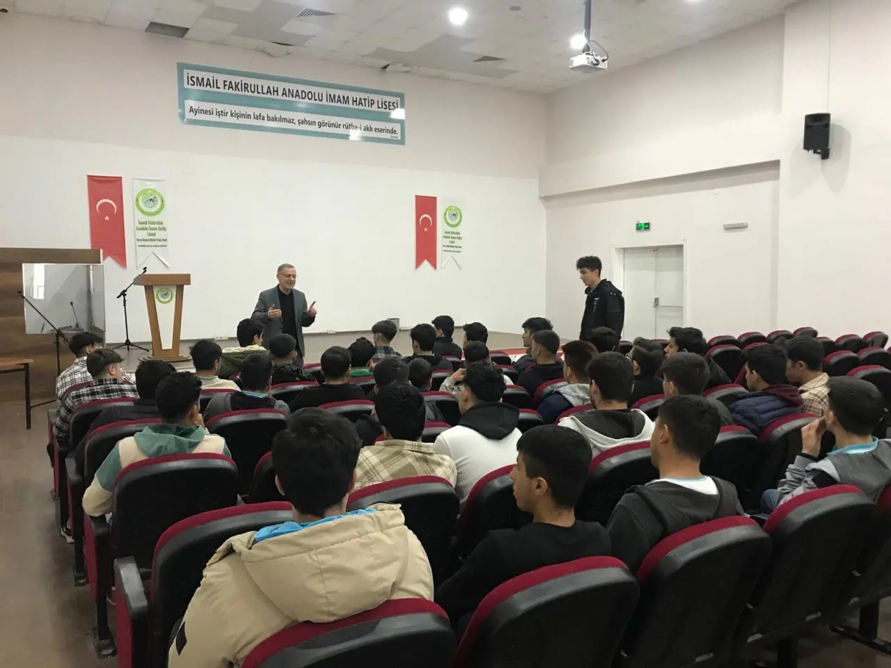 Yazarımız Gençlerle Buluştu