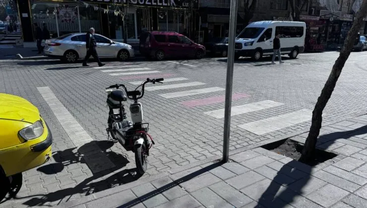 Yaya Geçitlerine Kontrolsüz Parklar Devam Ediyor