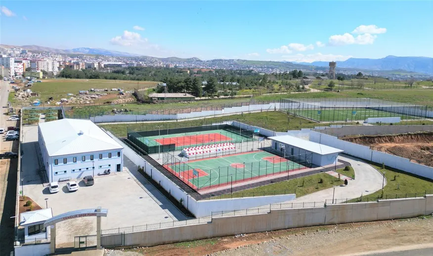 Gençlik Spor Parkı Siirtli Sporseverlerin Gözdesi Oldu