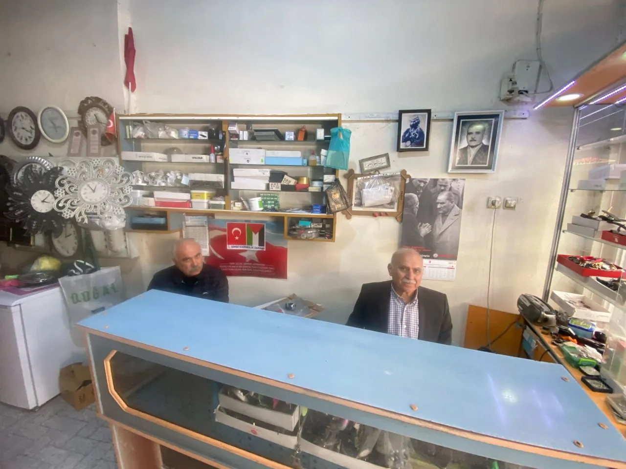 Siirtliler Eski Saatlerini Tamir Ettiriyor