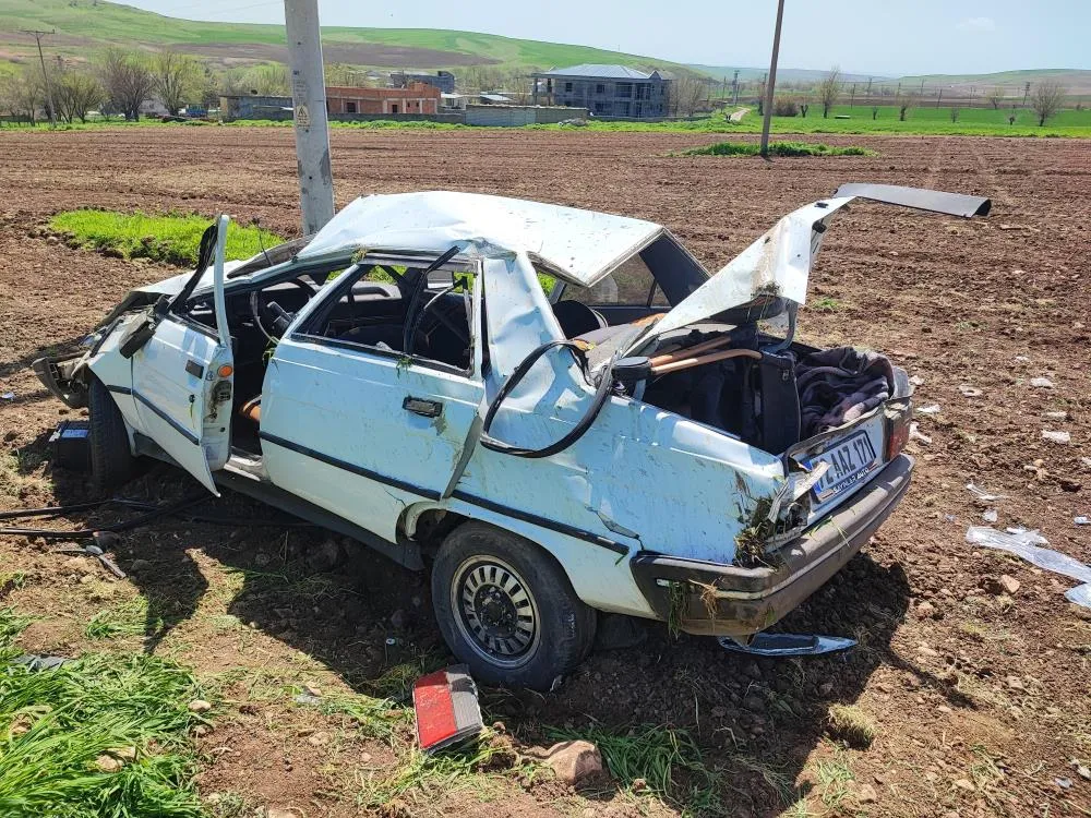 Diyarbakır’da 9 Kişinin Bindiği Otomobil Takla Attı: 6'sı Çocuk, 9 Yaralı