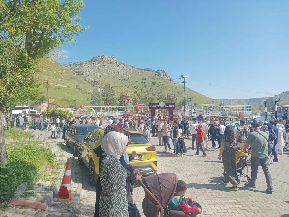Siirt’ten Halfeti’ye Ziyaretçi Akını