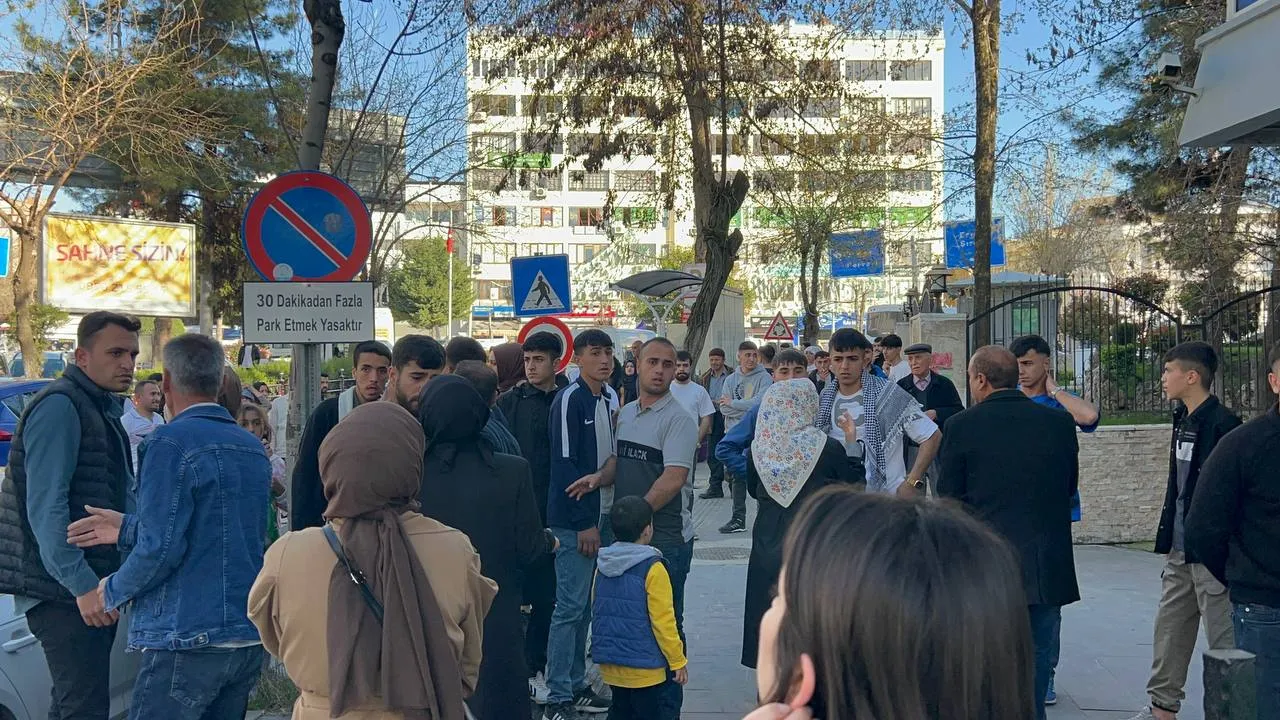 Kutlamalardan Dönenlere Polis Müdahalesi