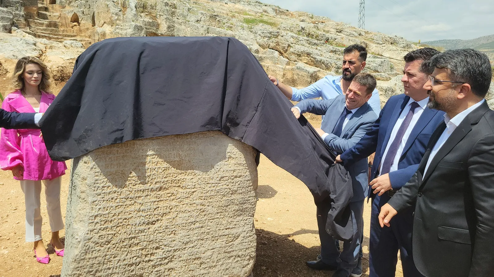2 Bin 100 Yılık Steller Ziyarete Açıldı