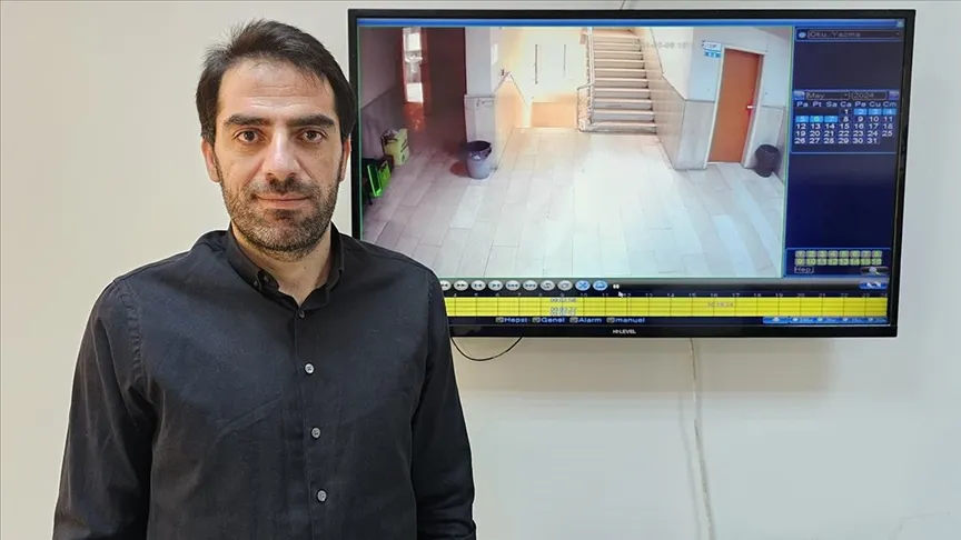 Siirt’te Boğazına Çanta Kancası Kaçan Çocuğu Öğretmeni Kurtardı