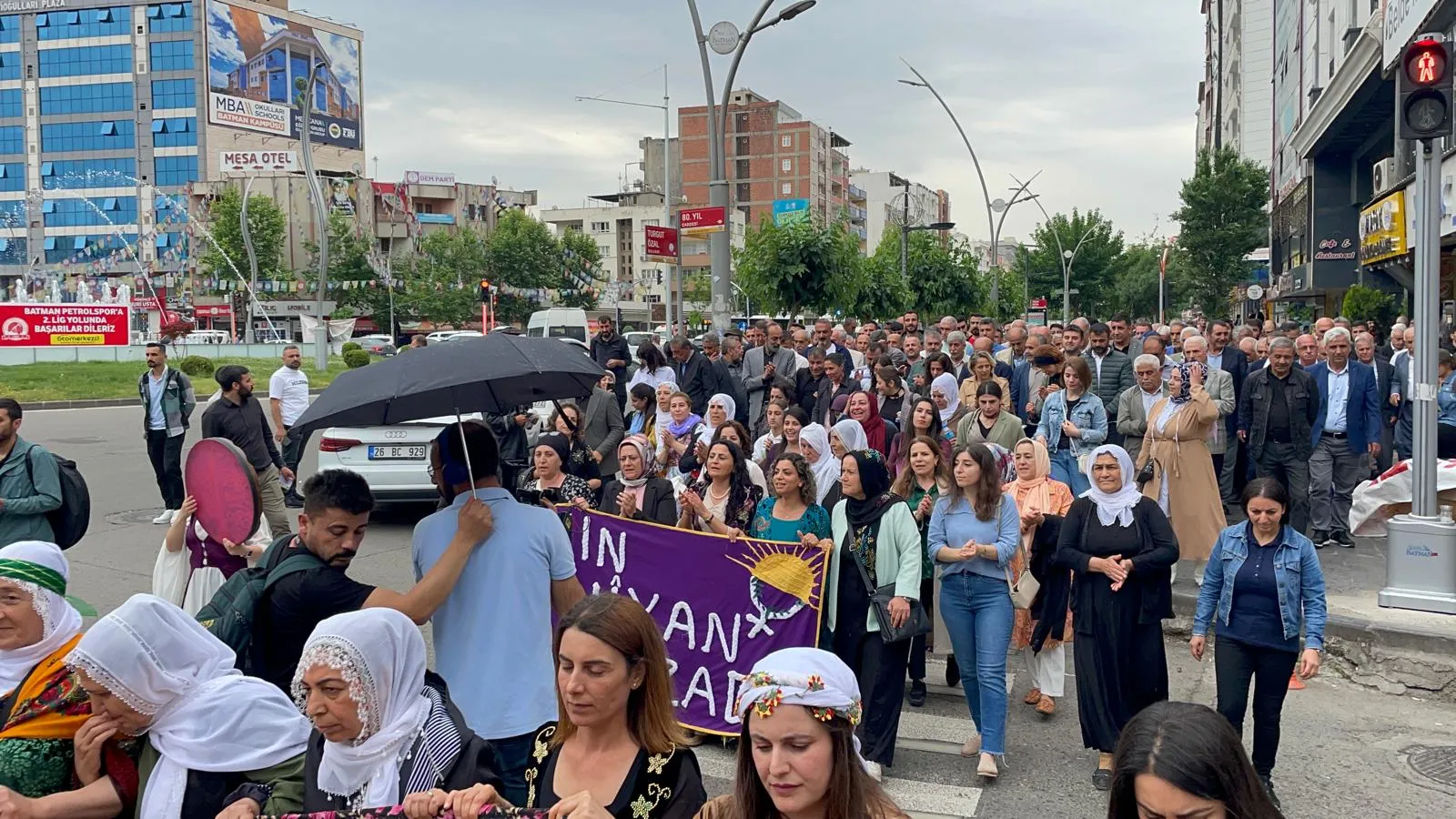 Batman’da Kürt Dili Günü Nedeniyle Yürüyüş Yapıldı
