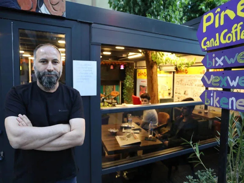 Diyarbakır'da O Kafe Sadece Kürtçe Hizmet Verecek