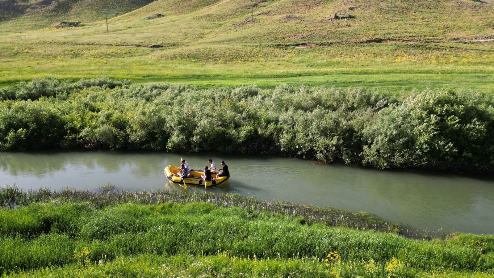 Şırnaklı Sporcular 35 Kilometrelik Mendereslerde Rafting Yaptı