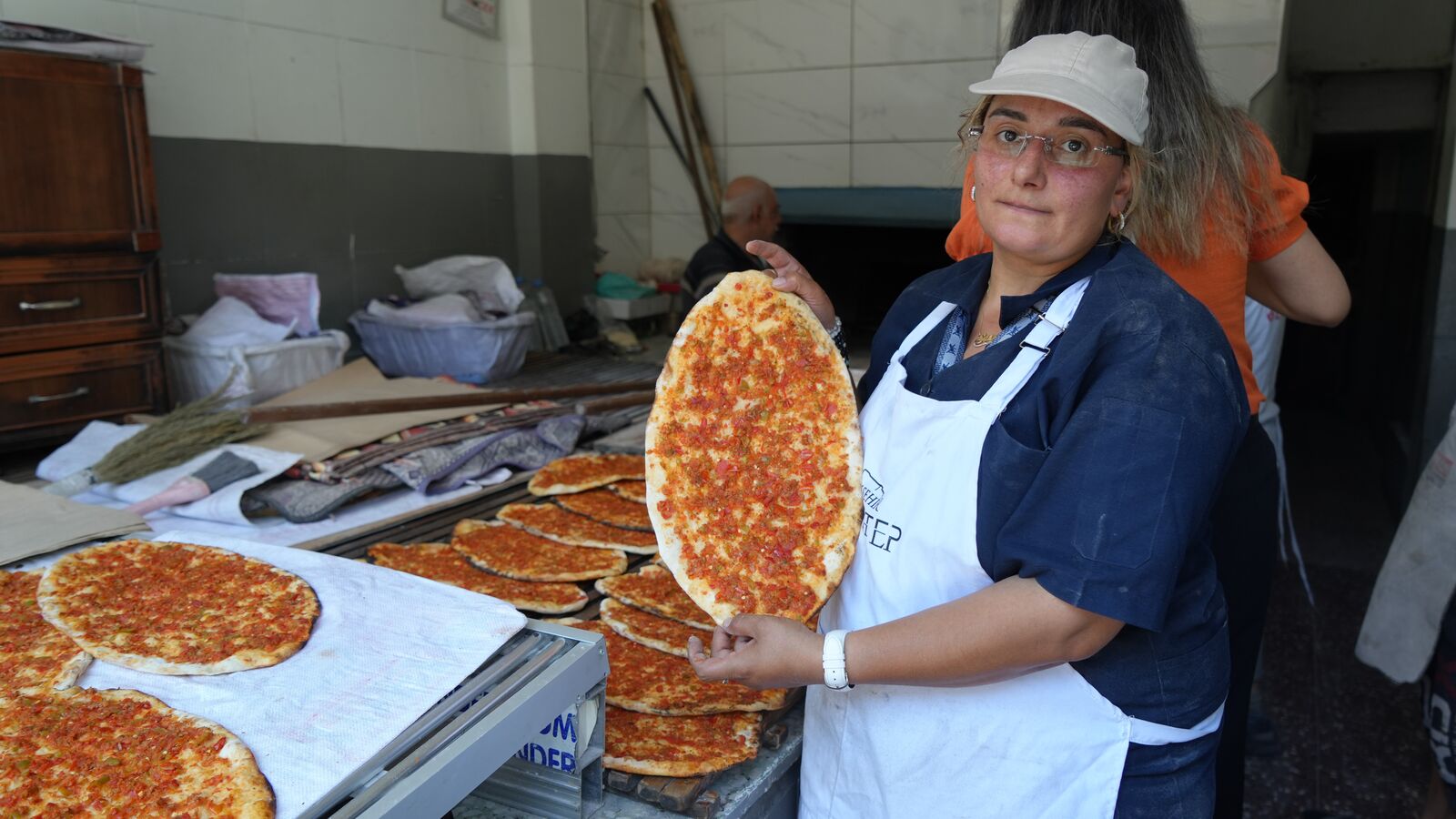 Gaziantep'in Kadın Pide Ustası Erkeklere Taş Çıkartıyor