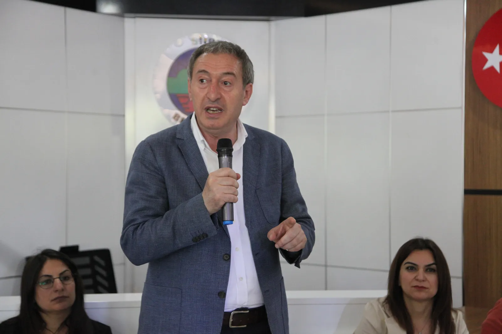 DEM Parti Eş Genel Başkanı Bakırhan: “Bu Gaspçı Anlayışı Göndereceğiz”