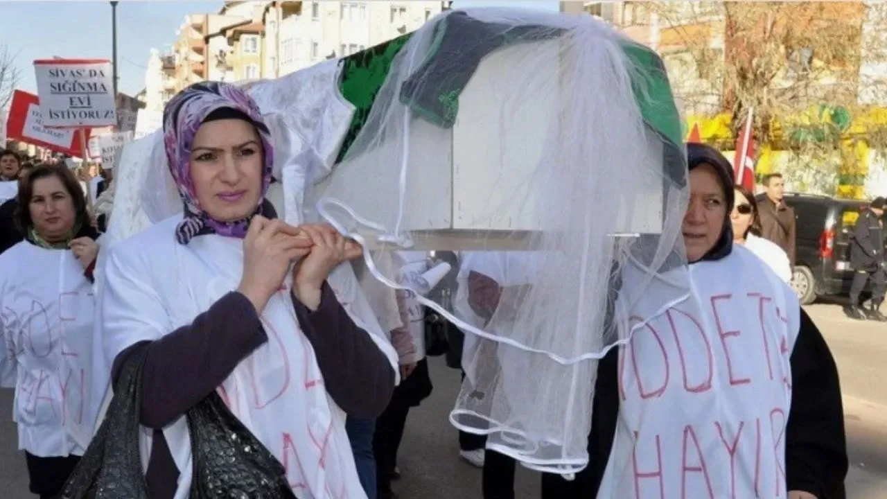 Mayıs'ta 60 Kadın Öldürüldü