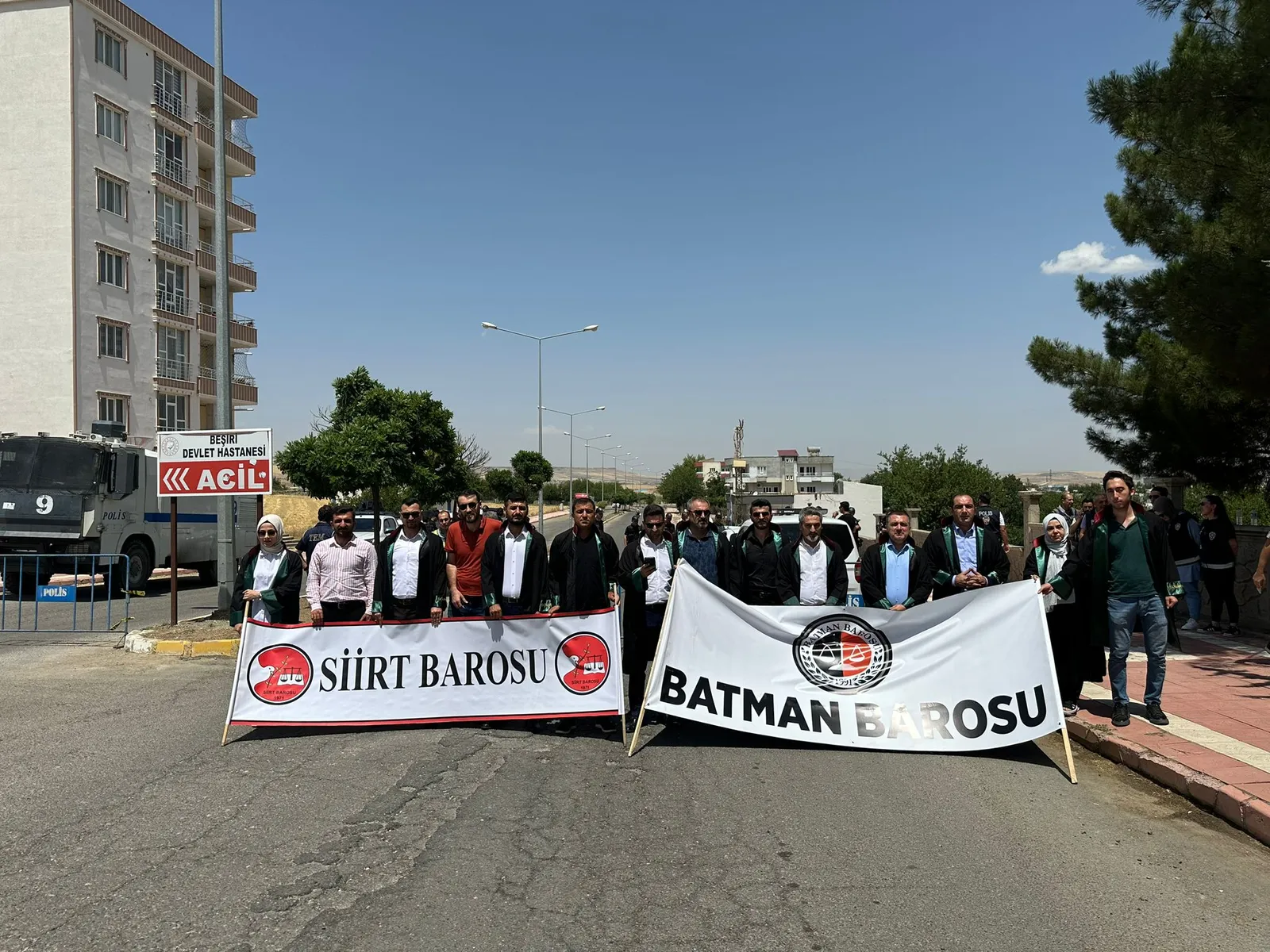 Siirt ve Batman Barolarının Ortak Basın Açıklaması Engellendi