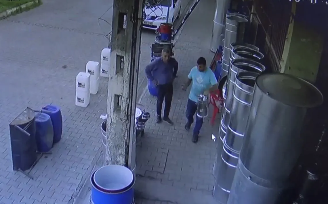 Raftaki Ürünü Daha Önce Almış Gibi İade Ederek Parasını Aldı