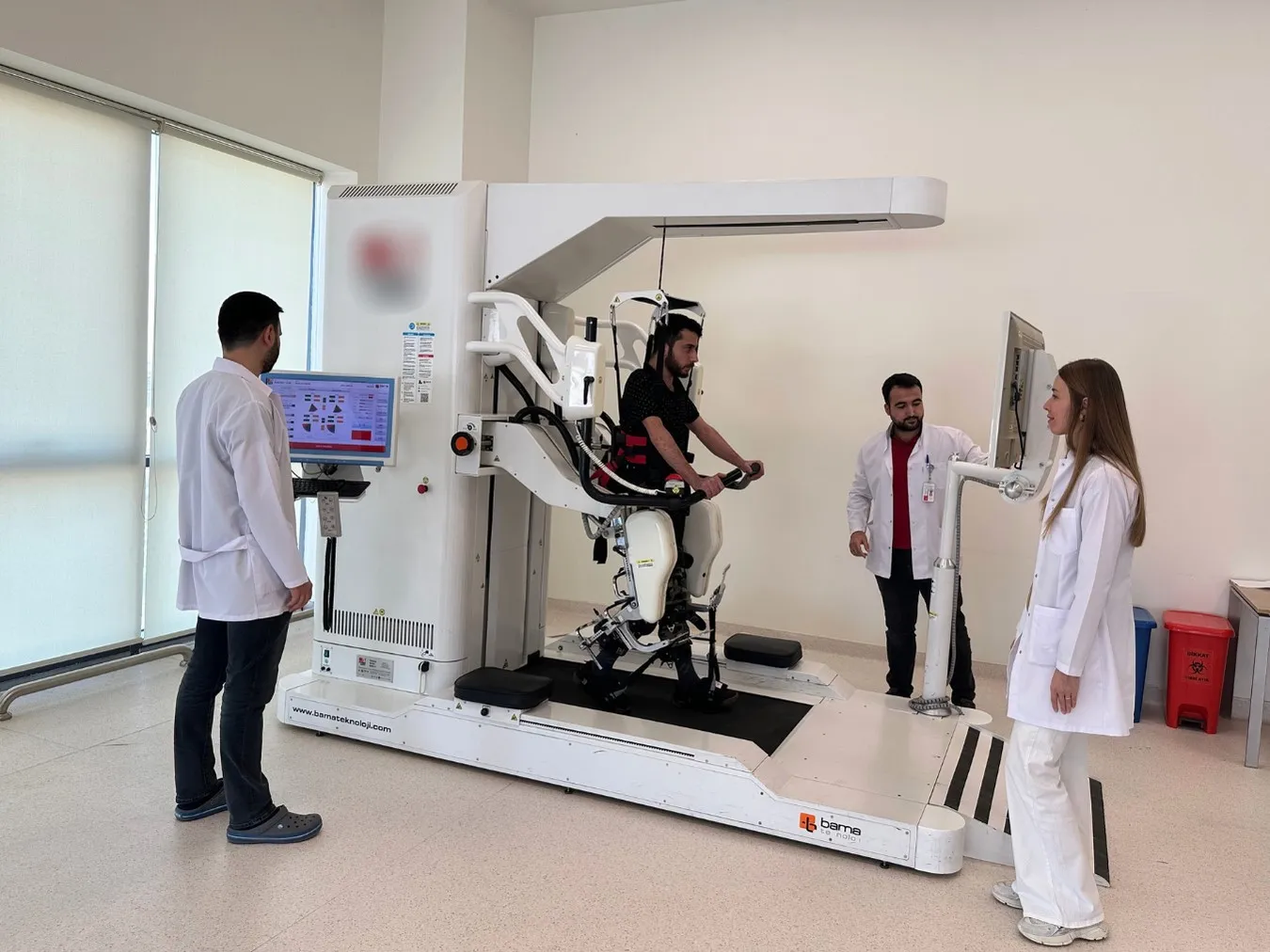 Şehir Hastanesi'ndeki Yürüme Robotu Hastalara Umut Oluyor