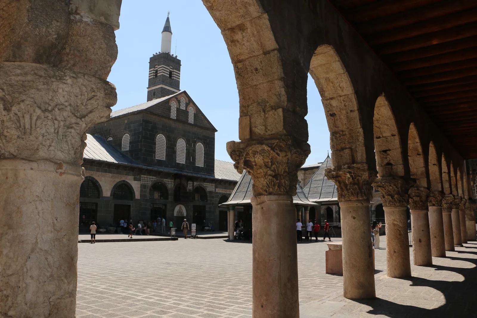 Diyarbakır'da Tarihi Mekanlarda “Eyyam-I Bahur” Sakinliği